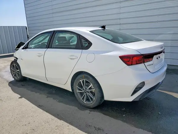 3KPF24AD7PE531517 2023 KIA FORTE - Image 2