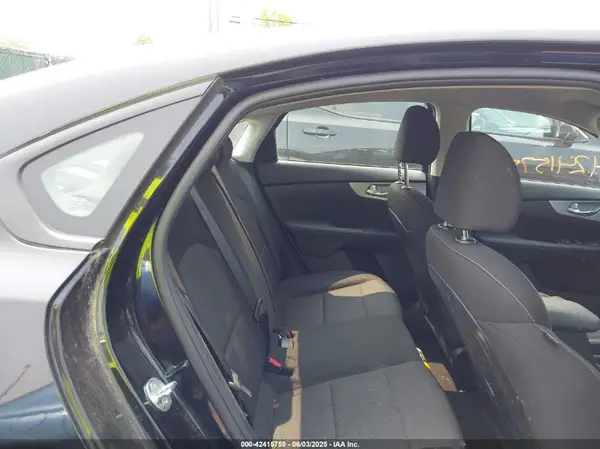 3KPF24AD7PE531713 2023 KIA FORTE - Image 8