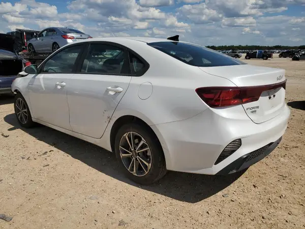 3KPF24AD7PE532490 2023 KIA FORTE - Image 2