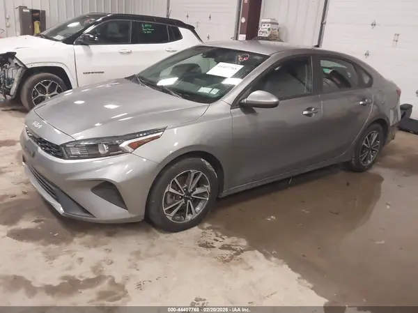 3KPF24AD7PE532635 2023 KIA FORTE - Image 2