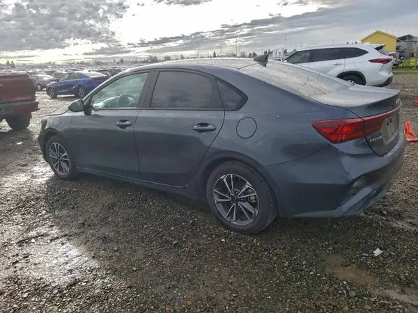 3KPF24AD7PE536555 2023 KIA FORTE - Image 2