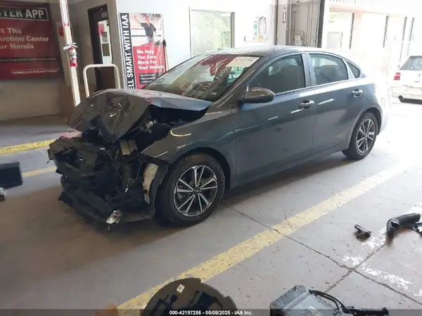 3KPF24AD7PE538094 2023 KIA FORTE - Image 2