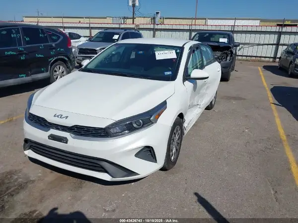 3KPF24AD7PE538791 2023 KIA FORTE - Image 2