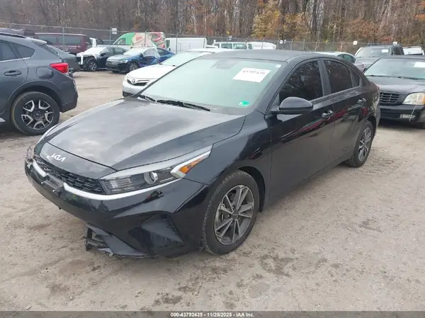 3KPF24AD7PE541609 2023 KIA FORTE - Image 2