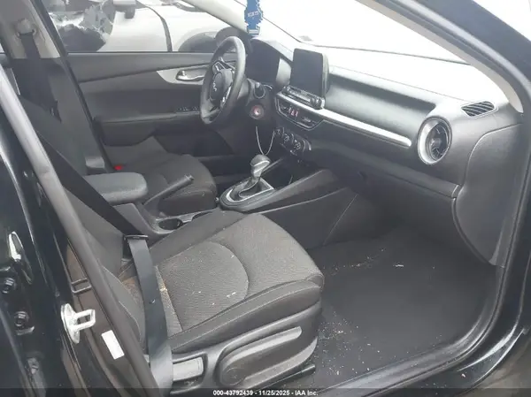 3KPF24AD7PE541609 2023 KIA FORTE - Image 8