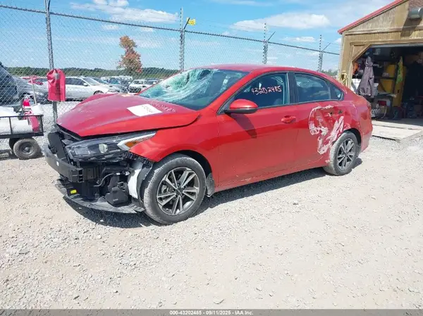 3KPF24AD7PE543330 2023 KIA FORTE - Image 2