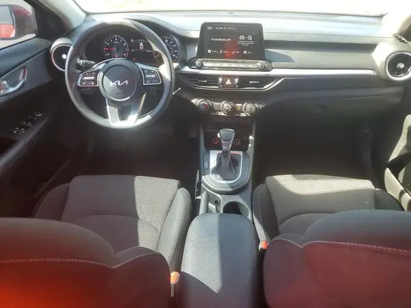 3KPF24AD7PE543697 2023 KIA FORTE - Image 8
