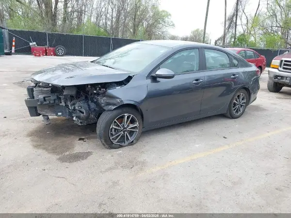 3KPF24AD7PE544557 2023 KIA FORTE - Image 2