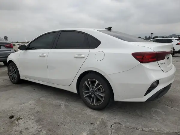 3KPF24AD7PE549175 2023 KIA FORTE - Image 2