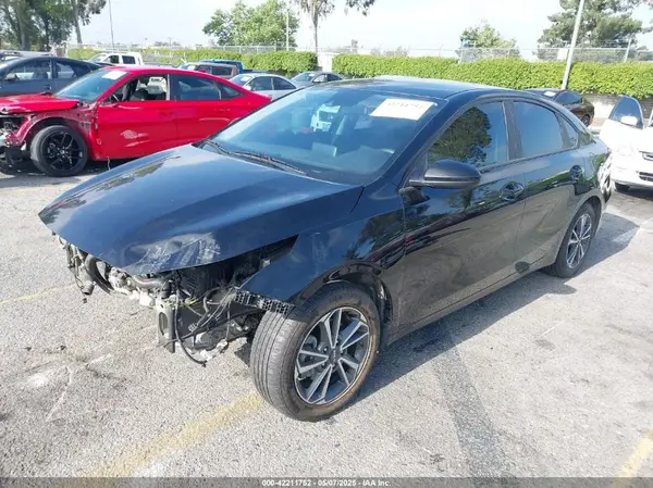 3KPF24AD7PE550875 2023 KIA FORTE - Image 2