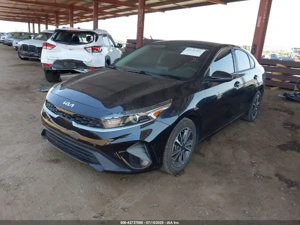 3KPF24AD7PE552917 2023 KIA FORTE - Image 2