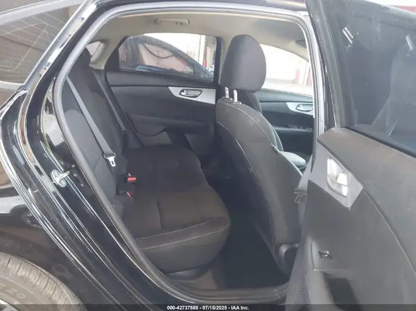 3KPF24AD7PE552917 2023 KIA FORTE - Image 8