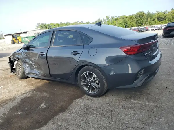 3KPF24AD7PE553100 2023 KIA FORTE - Image 2