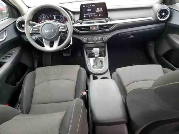 3KPF24AD7PE553985 2023 KIA FORTE - Image 8