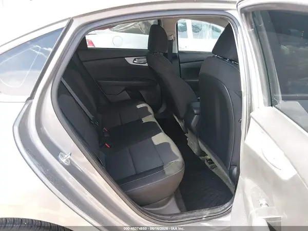 3KPF24AD7PE557065 2023 KIA FORTE - Image 8