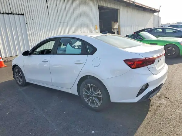 3KPF24AD7PE558782 2023 KIA FORTE - Image 2