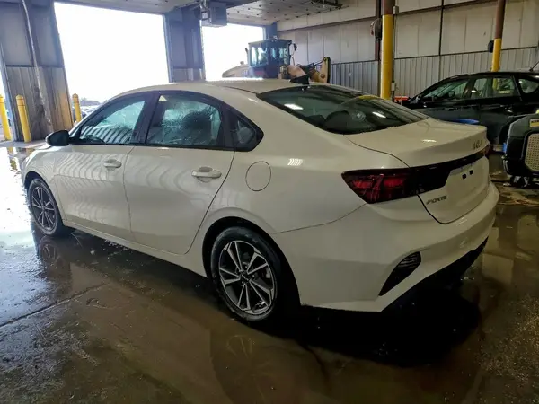 3KPF24AD7PE559902 2023 KIA FORTE - Image 2