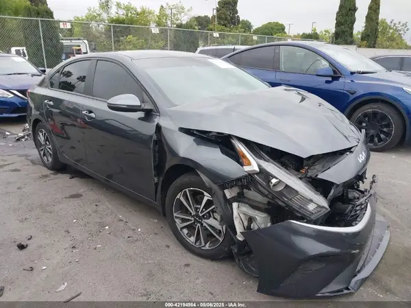 3KPF24AD7PE563187 2023 KIA FORTE - Image 1