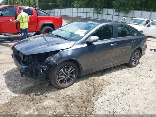 3KPF24AD7PE563657 2023 KIA FORTE - Image 2