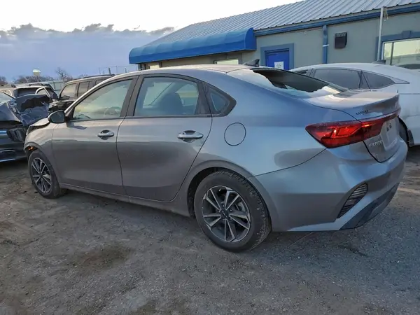 3KPF24AD7PE566672 2023 KIA FORTE - Image 2