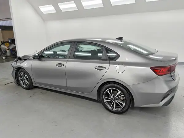 3KPF24AD7PE566901 2023 KIA FORTE - Image 2