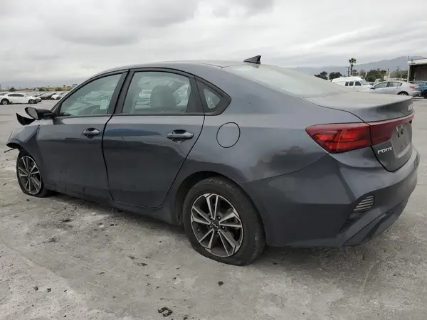 3KPF24AD7PE569510 2023 KIA FORTE - Image 2