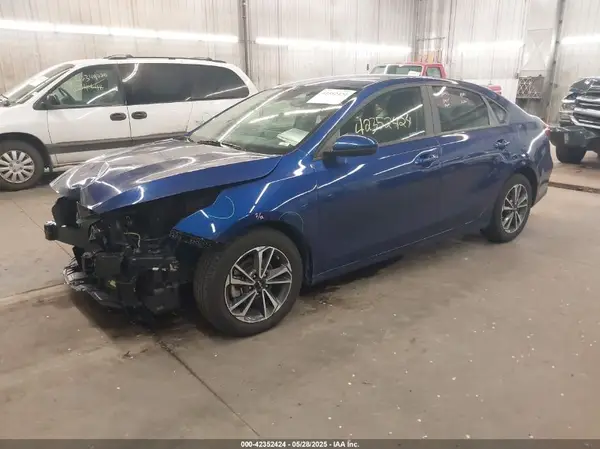 3KPF24AD7PE569555 2023 KIA FORTE - Image 2