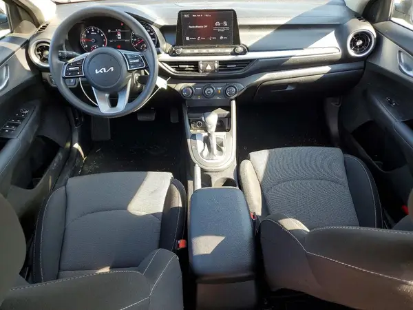 3KPF24AD7PE570396 2023 KIA FORTE - Image 8