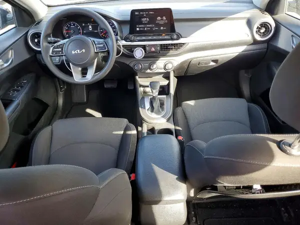3KPF24AD7PE570575 2023 KIA FORTE - Image 8
