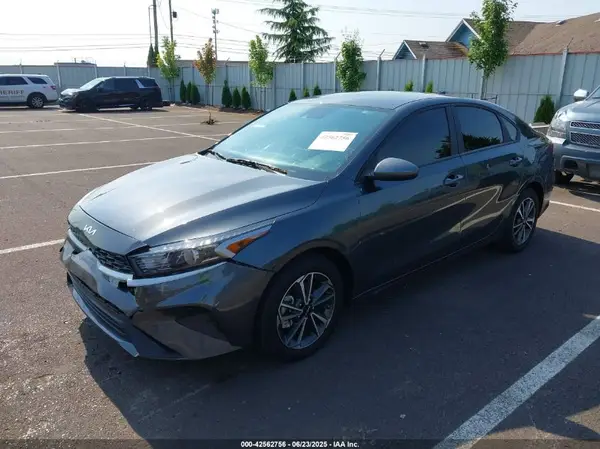 3KPF24AD7PE572732 2023 KIA FORTE - Image 2