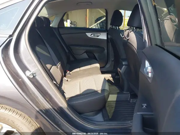 3KPF24AD7PE572732 2023 KIA FORTE - Image 8