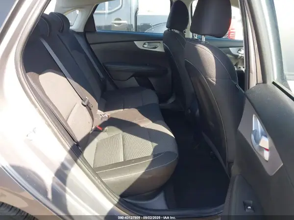 3KPF24AD7PE572925 2023 KIA FORTE - Image 8