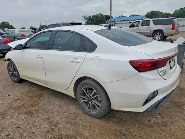 3KPF24AD7PE573881 2023 KIA FORTE - Image 2