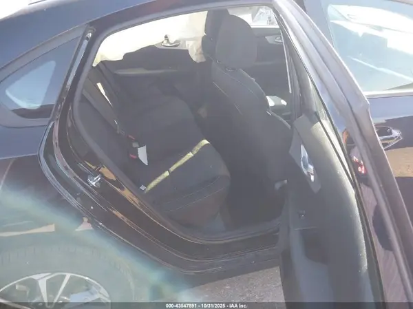 3KPF24AD7PE575808 2023 KIA FORTE - Image 8