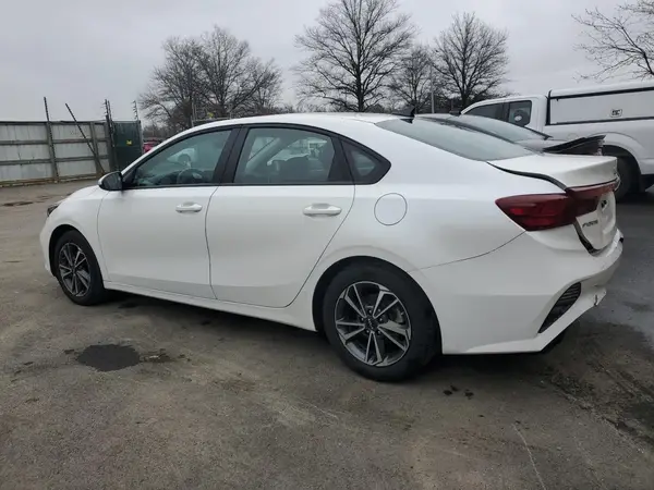 3KPF24AD7PE575937 2023 KIA FORTE - Image 2