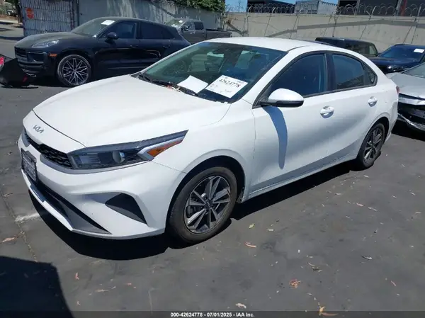 3KPF24AD7PE579809 2023 KIA FORTE - Image 2