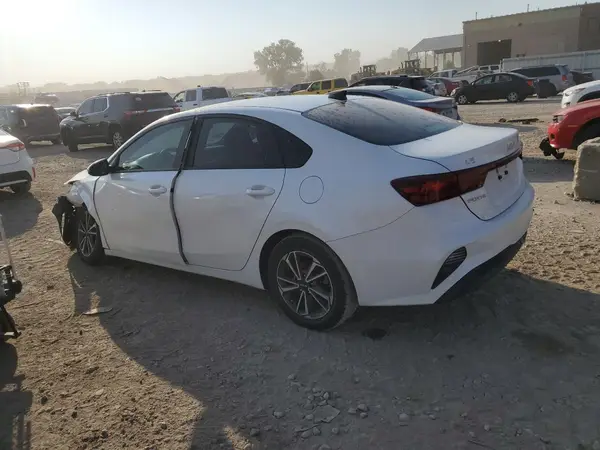 3KPF24AD7PE580295 2023 KIA FORTE - Image 2
