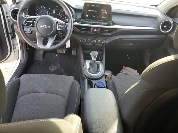 3KPF24AD7PE580295 2023 KIA FORTE - Image 8