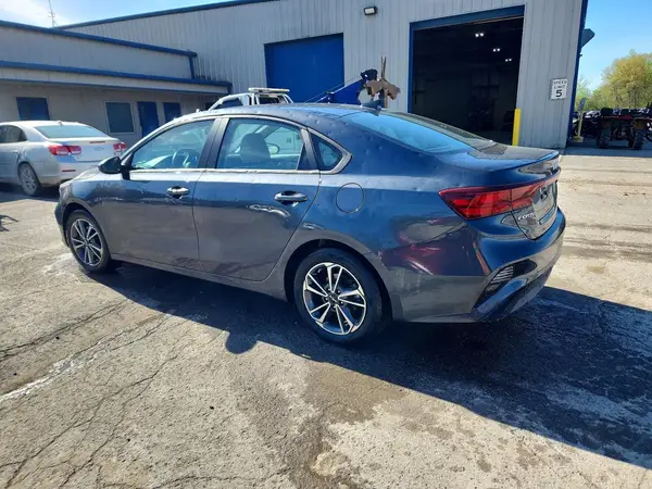 3KPF24AD7PE580748 2023 KIA FORTE - Image 2