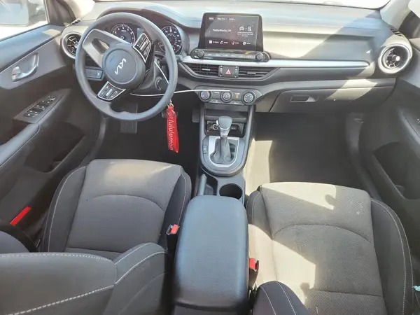 3KPF24AD7PE582435 2023 KIA FORTE - Image 8