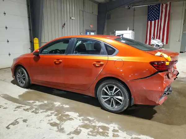 3KPF24AD7PE582998 2023 KIA FORTE - Image 2