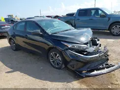 3KPF24AD7PE585206 2023 KIA FORTE
