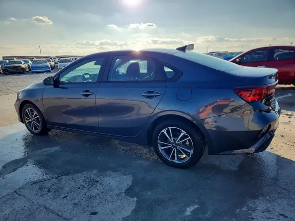 3KPF24AD7PE585237 2023 KIA FORTE - Image 2