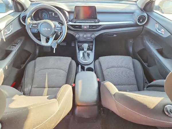 3KPF24AD7PE585237 2023 KIA FORTE - Image 8