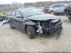 3KPF24AD7PE586422 2023 KIA FORTE