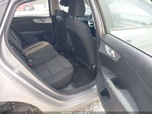 3KPF24AD7PE587120 2023 KIA FORTE - Image 8