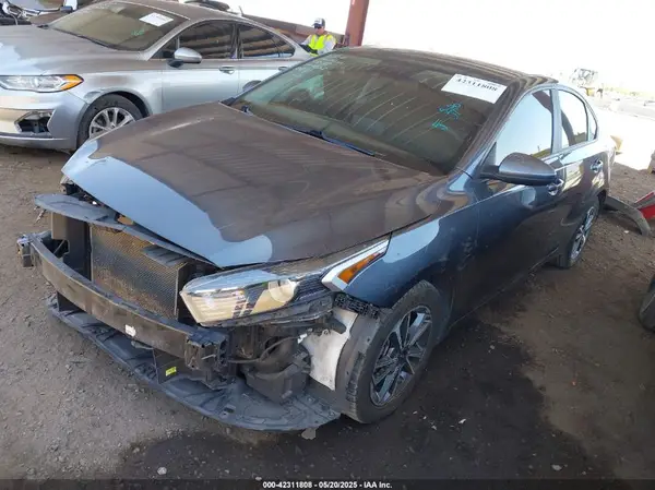 3KPF24AD7PE587537 2023 KIA FORTE - Image 2