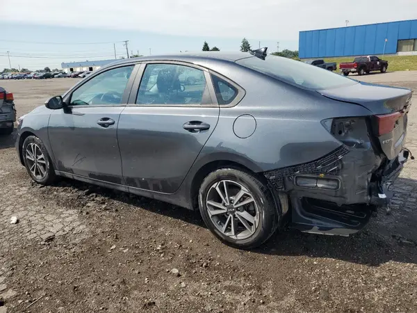 3KPF24AD7PE587831 2023 KIA FORTE - Image 2