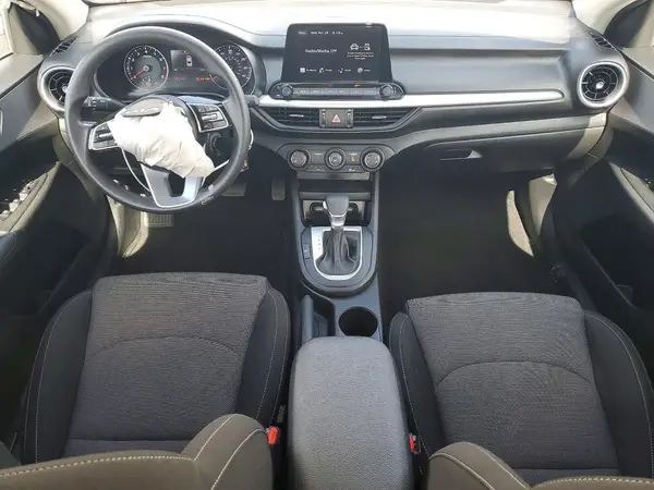 3KPF24AD7PE587943 2023 KIA FORTE - Image 8