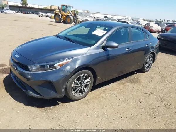 3KPF24AD7PE590342 2023 KIA FORTE - Image 2